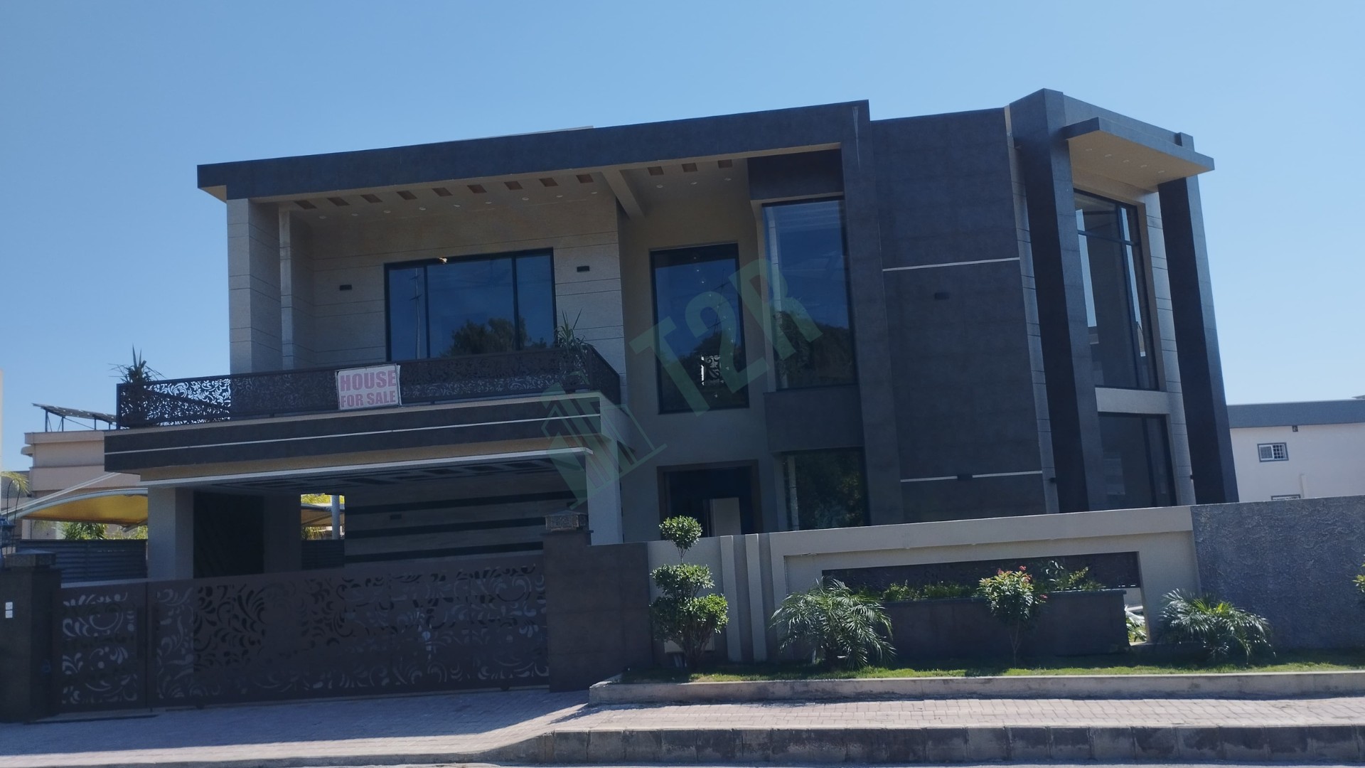 House for Sale in Bahria Town Ph 3, Corniche Road (25 Marla) BY t2R (2)