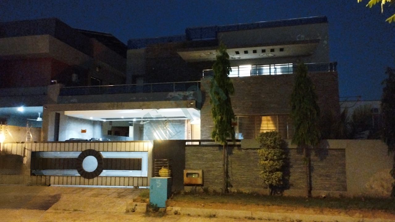 1 Kanal House for Rent by T2R (2)